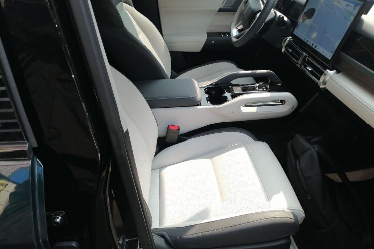 Used iCAR 03 2024 501km Two-Wheel Drive Long-Range Yuechao Edition Right Front Seat