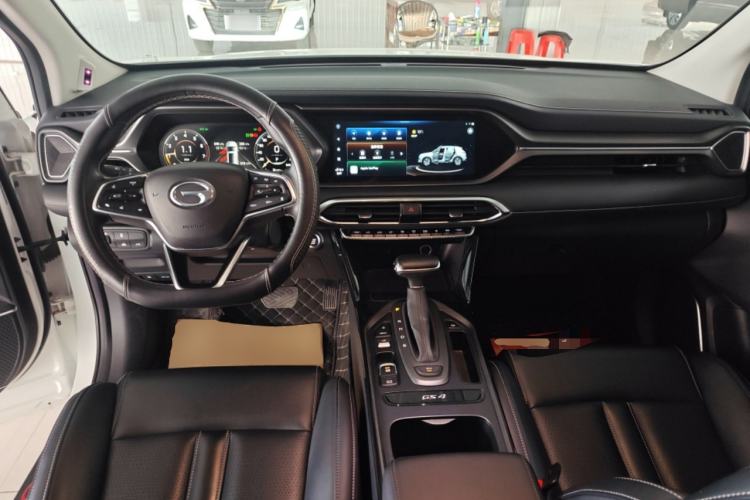 Used GAC Trumpchi GS4 2022 270T Automatic Smart Drive Flagship Edition Center Console