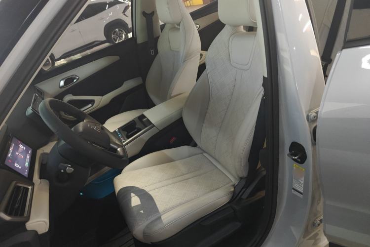 Used BYD Yuan UP 2025 Model 301KM Leading Version