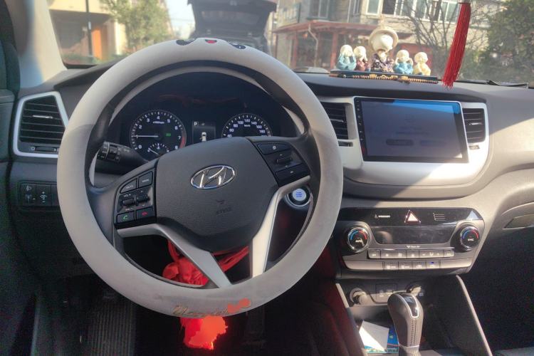 Used Hyundai Tucson 2015 1.6T Dual-Clutch Two-Wheel-Drive Smart Model
