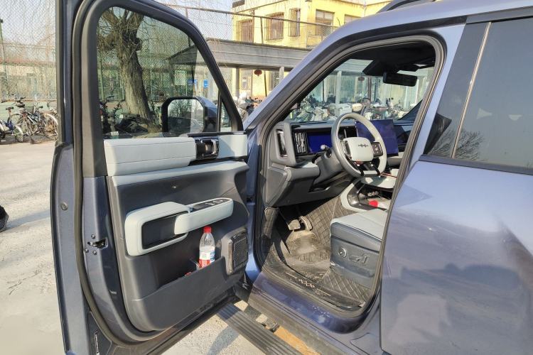 Used Formula Leopard 5 2023 Cloud Ride Flagship Edition