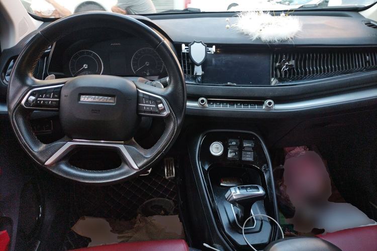 Used Haval H2s 2017 Red-Label 1.5T Dual-Clutch Luxury Model Center Console