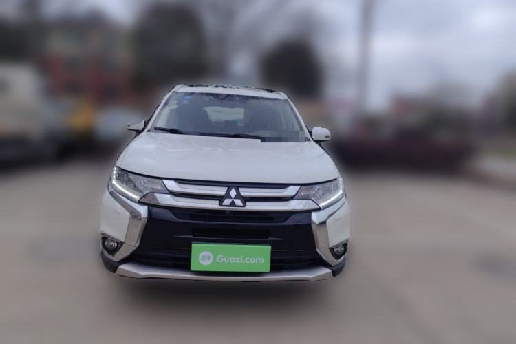 Used Mitsubishi Outlander 2016 2.4L 4x4 Luxury Edition 7-Seater