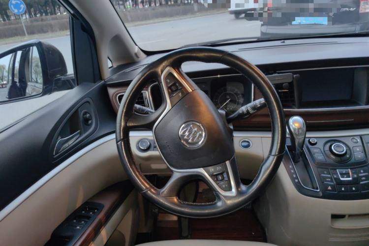 Used Buick GL8 2018 28T Luxury Model China VI Standard Steering Wheel