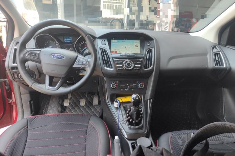 Used Ford Focus 2017 Sedan EcoBoost 125 Manual – Ultra-Style Edition with SmartDrive Features