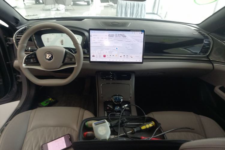 Used BYD Han 2025 DM-i 125KM LiDAR-Powered Intelligent Driving Model Center Console