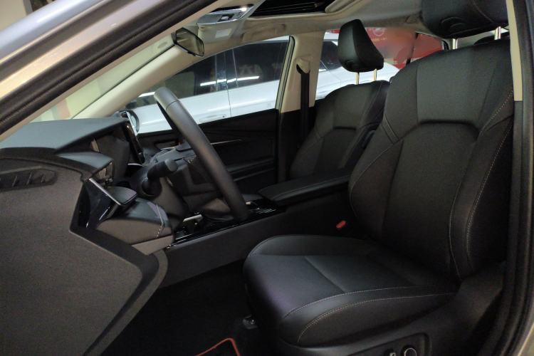 Used Toyota Camry 2026 Model Dual-Engine 2.0HSE Sport Lite Edition
