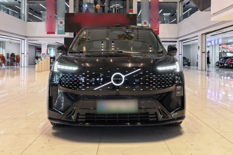 Used Volvo EM90 2025 Ultra Six-Seater