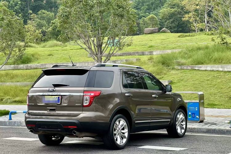 Used Ford Explorer 2013 3.5L Deluxe Model
