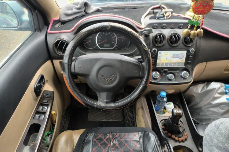 Used Wuling Hongguang 2013 1.5L Luxury Model
