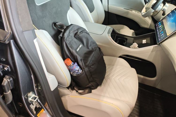 Used Avatr 11 2023 HarmonyOS Edition Smart Enjoyment Upgrade Model 116-degree Four-Wheel Drive Version Right Front Seat