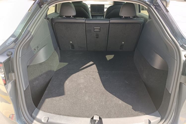 Used Tesla Model Y 2022 Long-Range All-Wheel-Drive Version