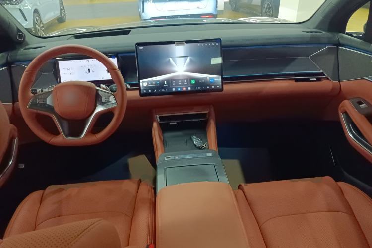 Used BYD Tang L 2025 EV 670KM LiDAR Flagship Version Center Console