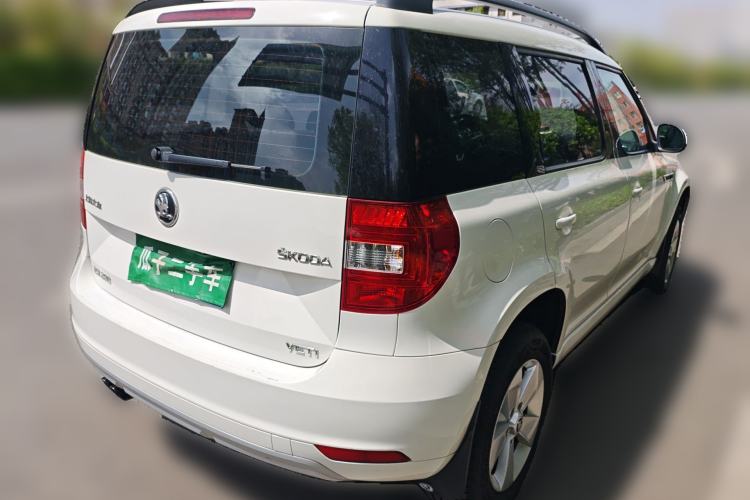 Used Skoda Yeti 2016 1.4TSI DSG Advanced Edition Rear Right 45 Deg