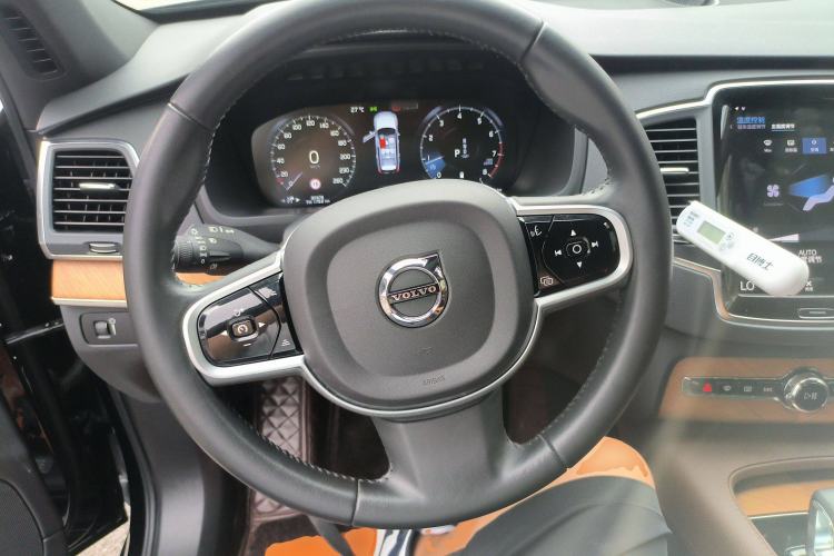 Used Volvo XC90 2022 B5 Smart Drive Luxury Edition 5 Seats
