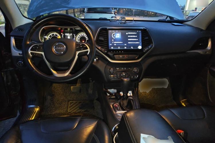 Used Jeep Cherokee 2016 2.4L Leading Edition
