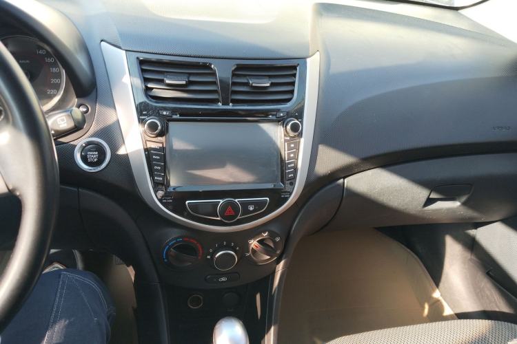 Used Hyundai Verna Ray 2014 1.6L Automatic TOP