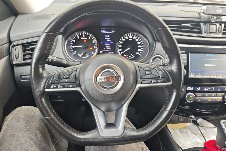 Used Nissan X-Trail 2017 2.0L CVT Smart Enjoyment Version 2WD Steering Wheel