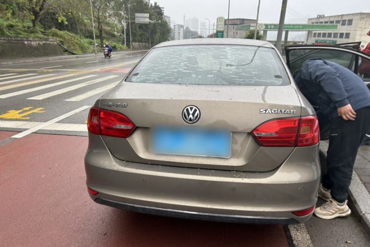 Used Volkswagen Sagitar 2014 1.6L Manual Comfort Model Exterior 4