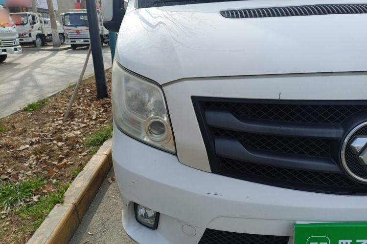 Used Foton Toano 2022 2.5T Manual Jixiang Van Extended Wheelbase Mid-Roof Design Rear Dual Tires 3-Seater D25TCIF1 Right Front Headlight