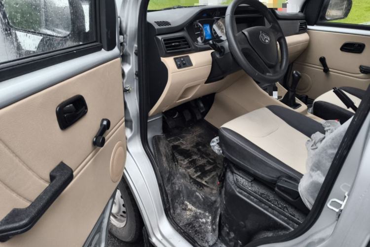 Used CHANGAN KUAYUE Xing V3 2023 1.3L Gasoline Standard Model 5-Seater Passenger Vehicle Driver Seat