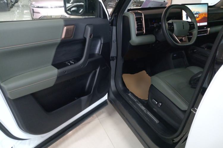 Used iCAR 03 2024 401km Range Two-Wheel Drive Standard Yuechao Version Interior 3