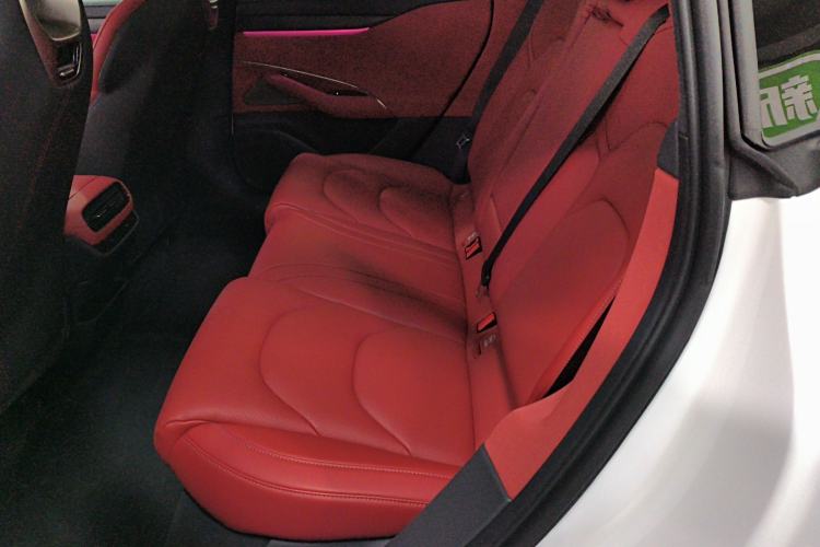 Used Xiaomi Auto SU7 2024 Four-Wheel Drive Ultra-Long Range Advanced Intelligent Driving Max Edition Left Rear Seat