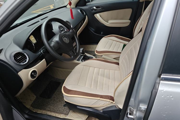 Used Volkswagen Lavida 2011 1.6L Automatic Premium Edition Left Front Seat