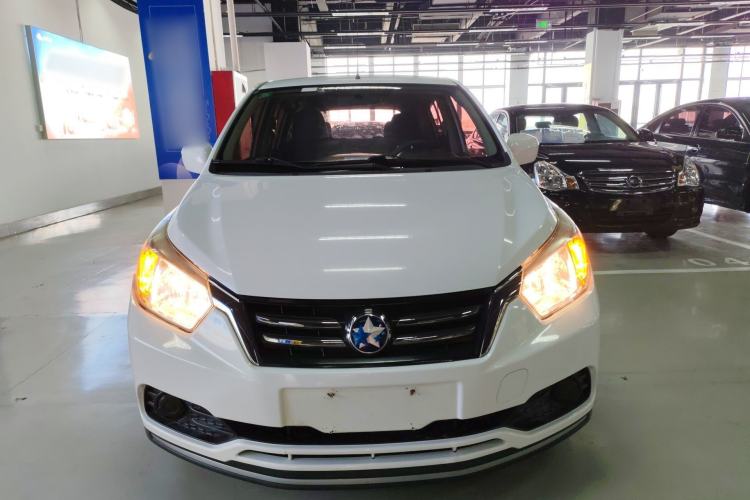 Used Venucia R50 2015 1.6L Manual Fashion Edition Front