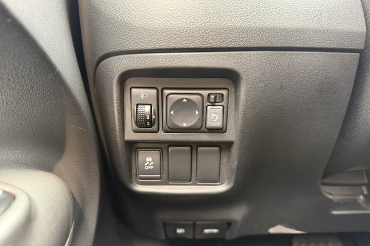 Used Infiniti ESQ 2014 1.6L Spontaneous Edition