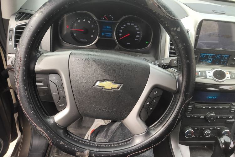 Used Chevrolet Captiva 2017 2.4L 4x4 Flagship Edition 7-Seater
