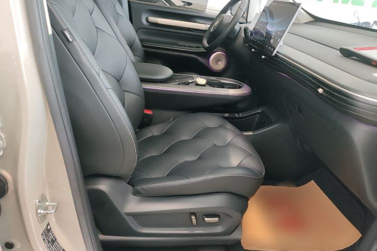 Used Baojun Cloud 2023 460 Max Right Front Seat