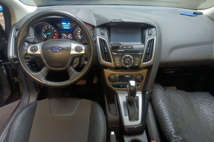 Used Ford Focus 2012 Sedan 1.6L Automatic Fashion Edition