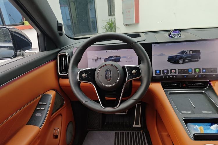 Used Hima AITO M8 2025 Extended-Range Max+ Version 53.4 kWh 6-Seater Edition Steering Wheel