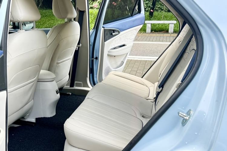 Used ORA Good Cat 2022 Morandi Edition 400km Standard Range Luxury Version Lithium Iron Phosphate
