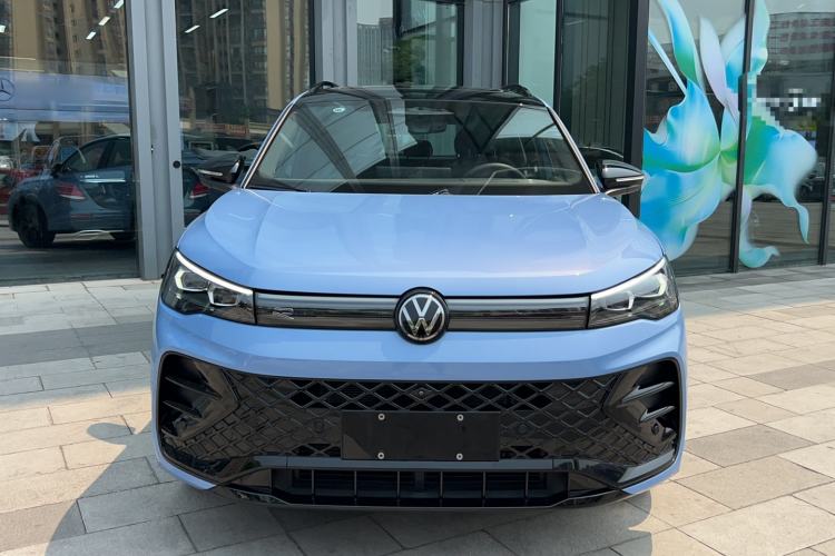 Used Volkswagen Tiguan L 2024 PRO 380TSI Four-Wheel Drive R-Line Prestige Edition Exterior 1