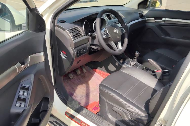 Used BAIC Senova X65 2015 2.0T Manual Elite Edition