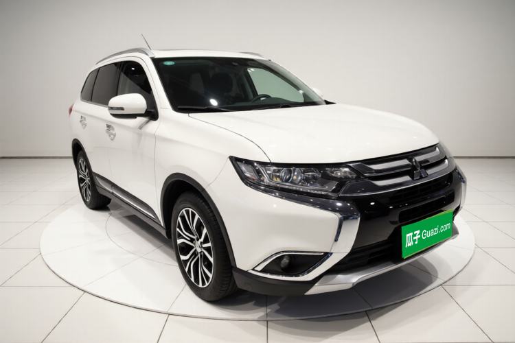 Used Mitsubishi Outlander 2018 2.0L Two-Wheel Drive Glory Edition 5 Seats
