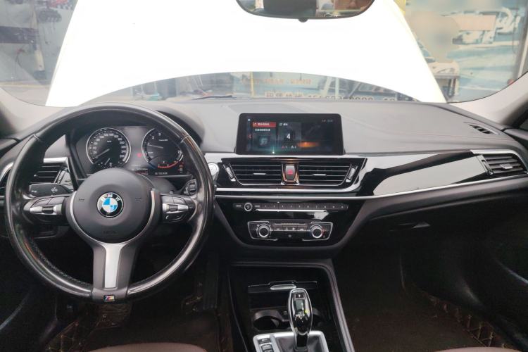 Used BMW 1 Series 2021 120i M Sport Night Edition Center Console