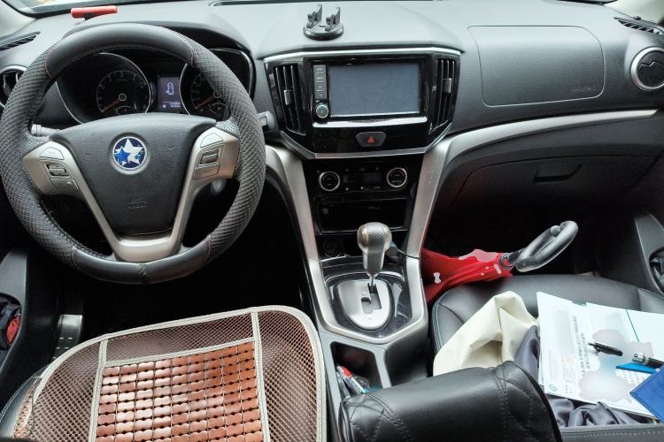 Used Venucia T70 2016 2.0L CVT Enjoy Edition