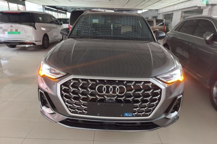 Used Audi Q3 2024 40 TFSI Fashion Dynamic Model