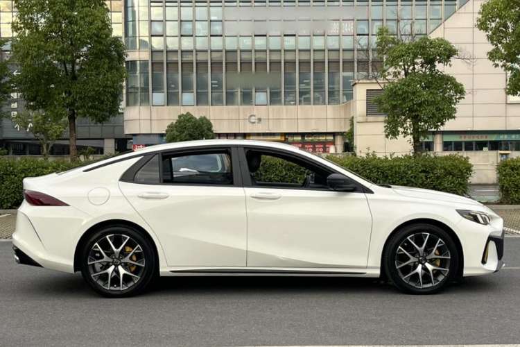 Used GAC Trumpchi EMPOW 2021 270T DCT J16 Version