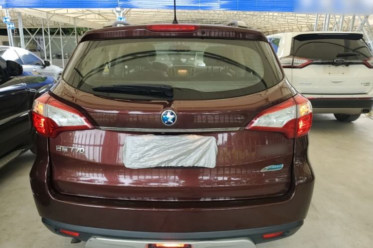 Used Venucia T70 2015 2.0L CVT Smart Edition
