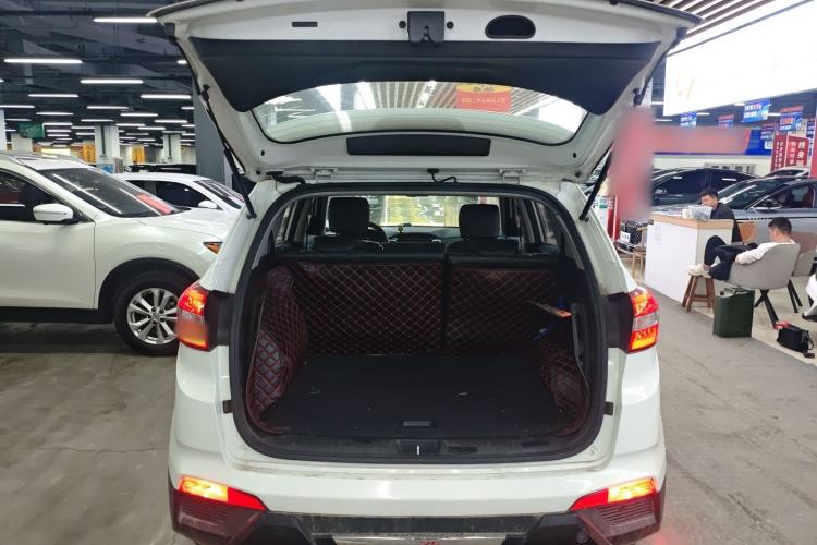 Used Hyundai ix25 2016 1.6T Dual-Clutch Two-Wheel-Drive Deluxe DLX Model