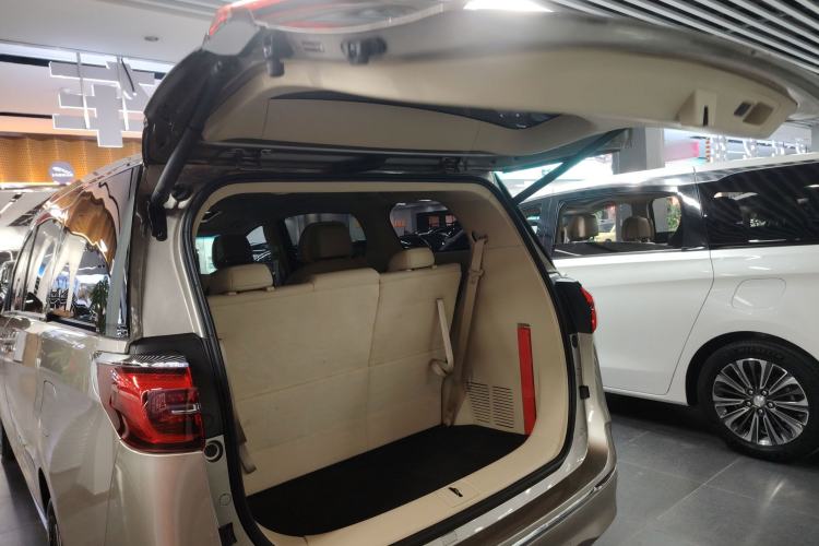 Used Buick GL8 2023 ES Lu Zun Deluxe Model
