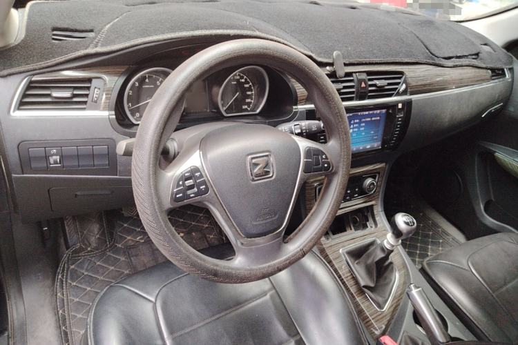 Used Zotye T600 2015 1.5T Manual Luxury Model Center Console