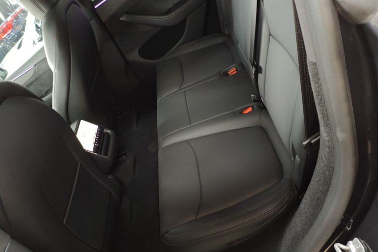 Used Tesla Model Y 2026 Long-Range All-Wheel-Drive Model