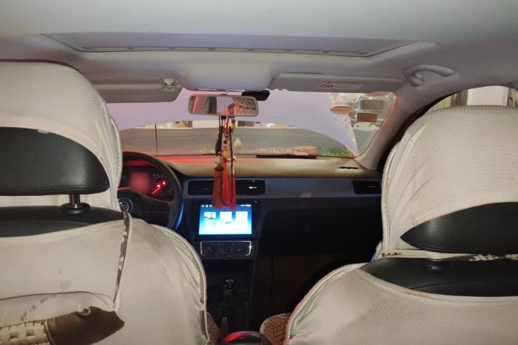 Used Volkswagen Santana 2015 1.6L Manual Comfort Edition
