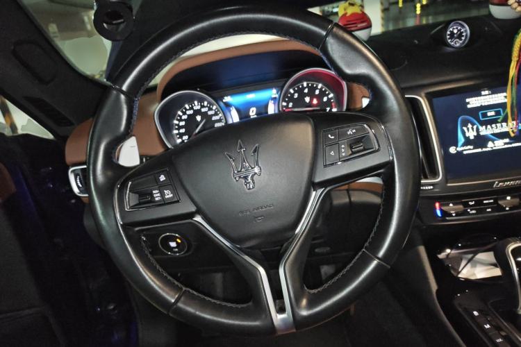 Used Maserati Levante 2016 3.0T Standard Edition Steering Wheel