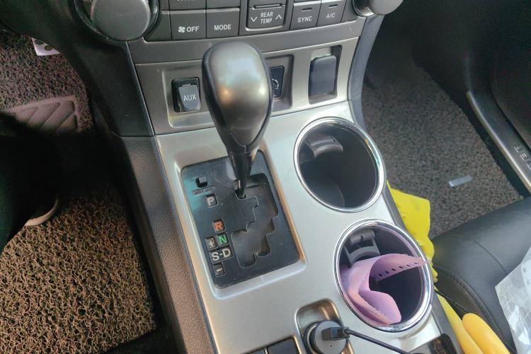 Used Toyota Highlander 2013 2.7L Two-Wheel Drive 7-Seater Zijin Edition
